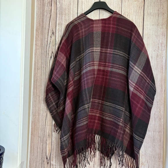 Woolrich Womens Burgundy Plaid wrap Shawl Poncho One Size - Picture 7 of 10
